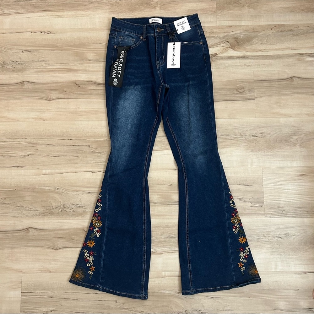 Bamboo Flare Jeans Size 7 Embroidered Flowers Western
